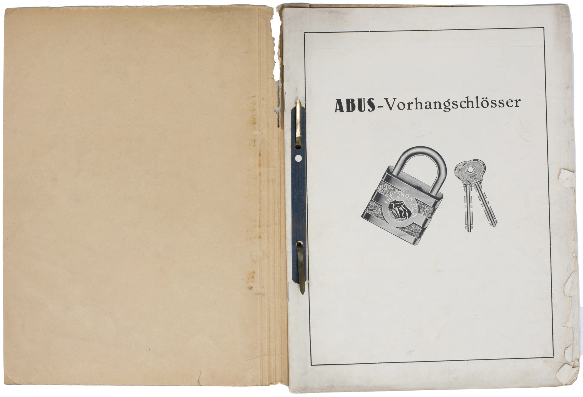Una carpeta abierta con una portada que muestra un candado y un par de llaves, con la etiqueta "Candados ABUS" © ABUS