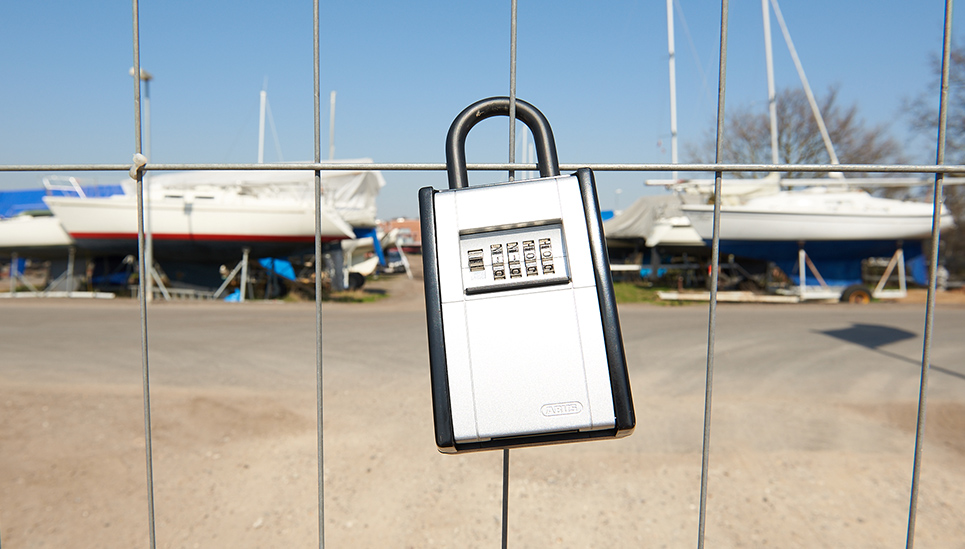 Allow authorized persons onto the premises - with the KeyGarage © ABUS Allow authorized persons onto the premises - with the KeyGarage © ABUS
