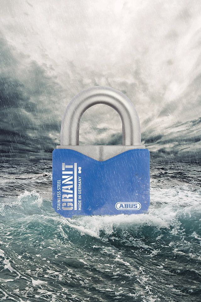 Withstands the weather - the GRANIT padlock © ABUS Withstands the weather - the GRANIT padlock © ABUS