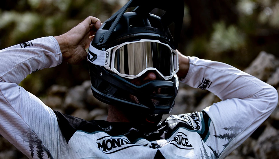 ©ABUS | AirDrop + Buteo Goggles