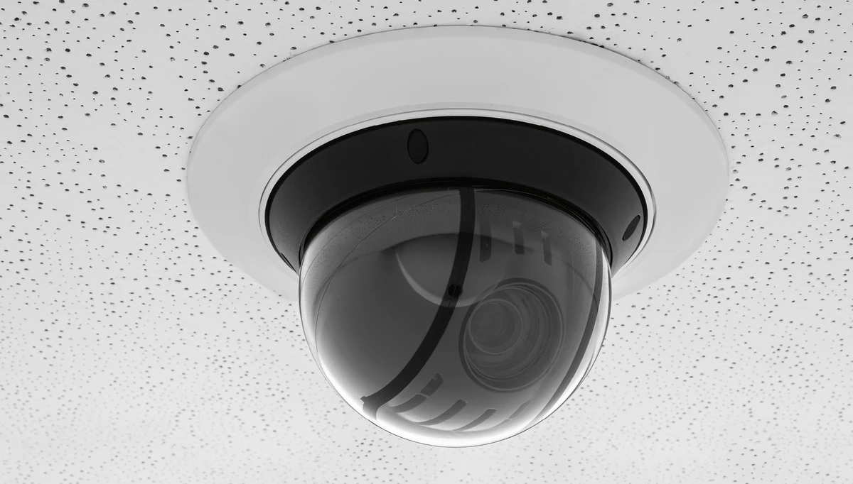 Dome-Kamera an Decke montiert