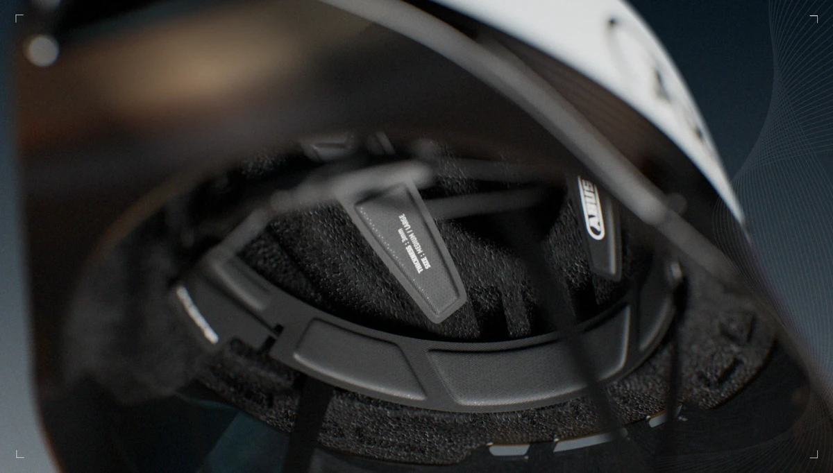 Innenansicht der Polsterung des TT Helms TimeShifter © ABUS