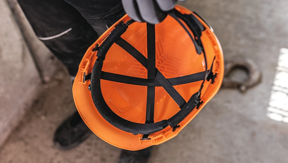 Scator vu de l'intérieur avec une vue du Power Triangle composé de sangles qui assurent un bon ajustement © ABUS