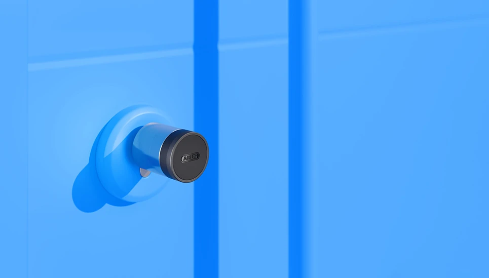 CYLOX One cylindre de porte intelligent sur une porte © ABUS