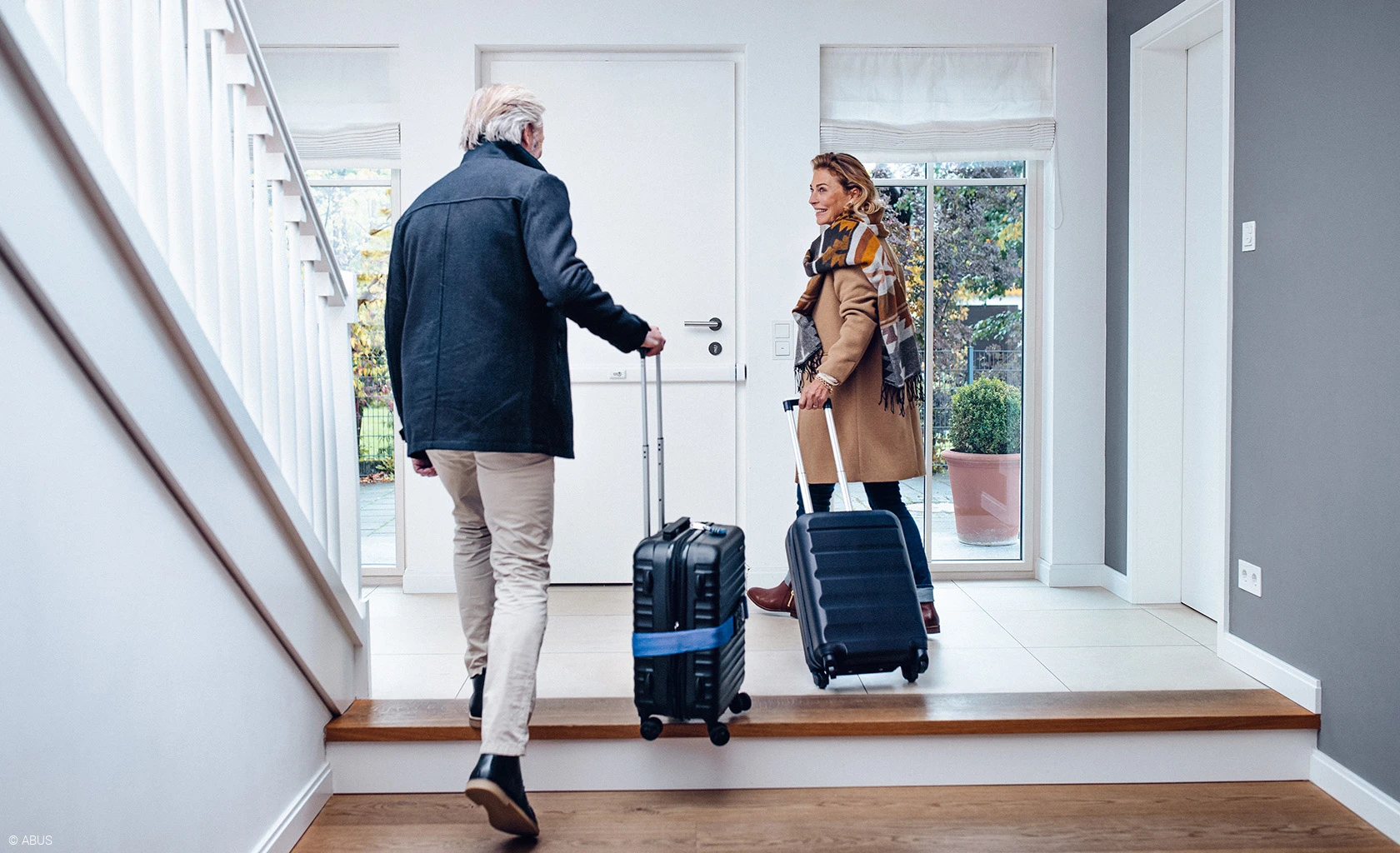 Security across the entire width - with the PR2800 deadbolt © ABUS