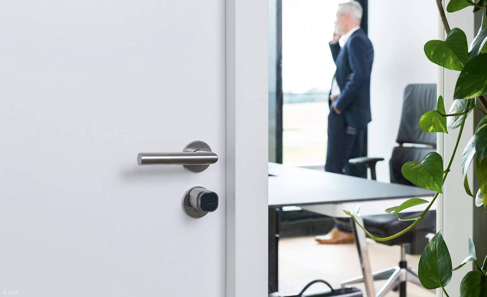 Der wAppLoxx Zylinder vereint Mechanik, Digitalität und Bedienkomfort © ABUS