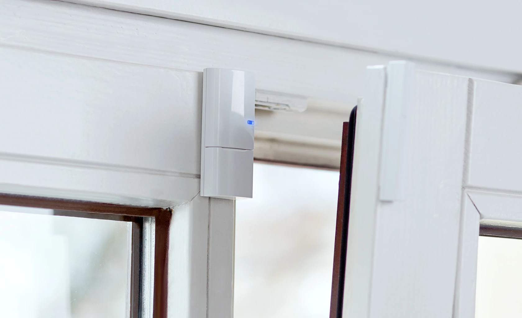 Enjoy the benefits of a smart home while the Smartvest detectors take care of your security © ABUS