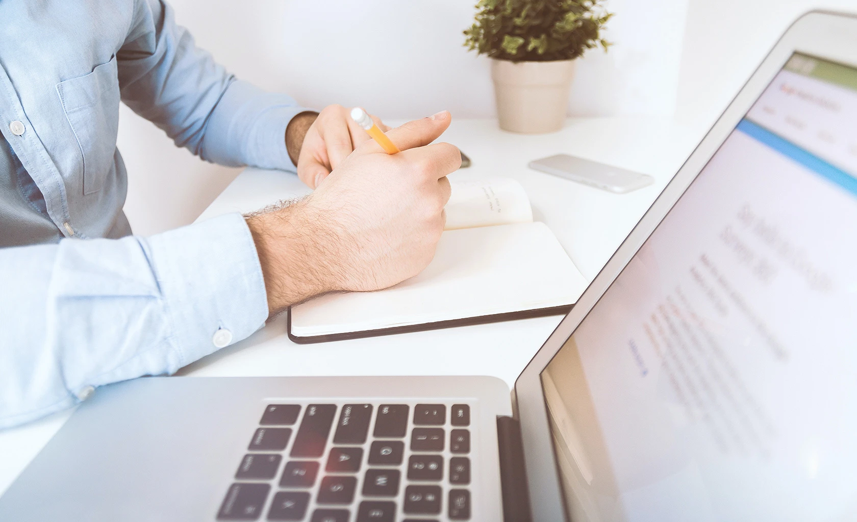 Declaraciones de prestaciones © pexels - JESHOOTS.com
