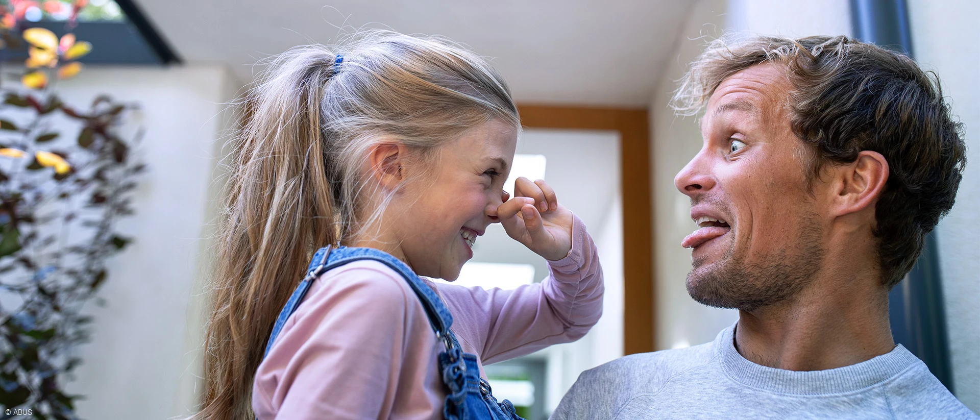 Weltkindertag 2021: Wir machen die Welt ein Stück sicherer, damit ihr sie ein Stück bunter machen könnt © ABUS