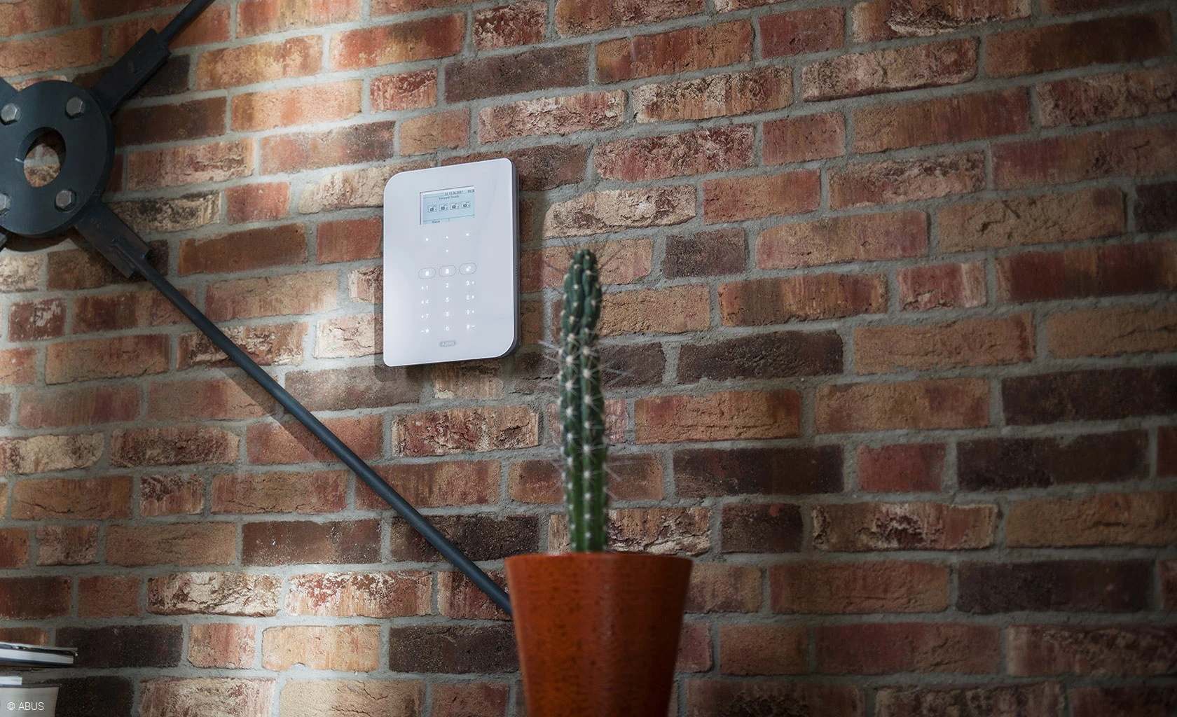 Discover the Secvest panel and sounder © ABUS