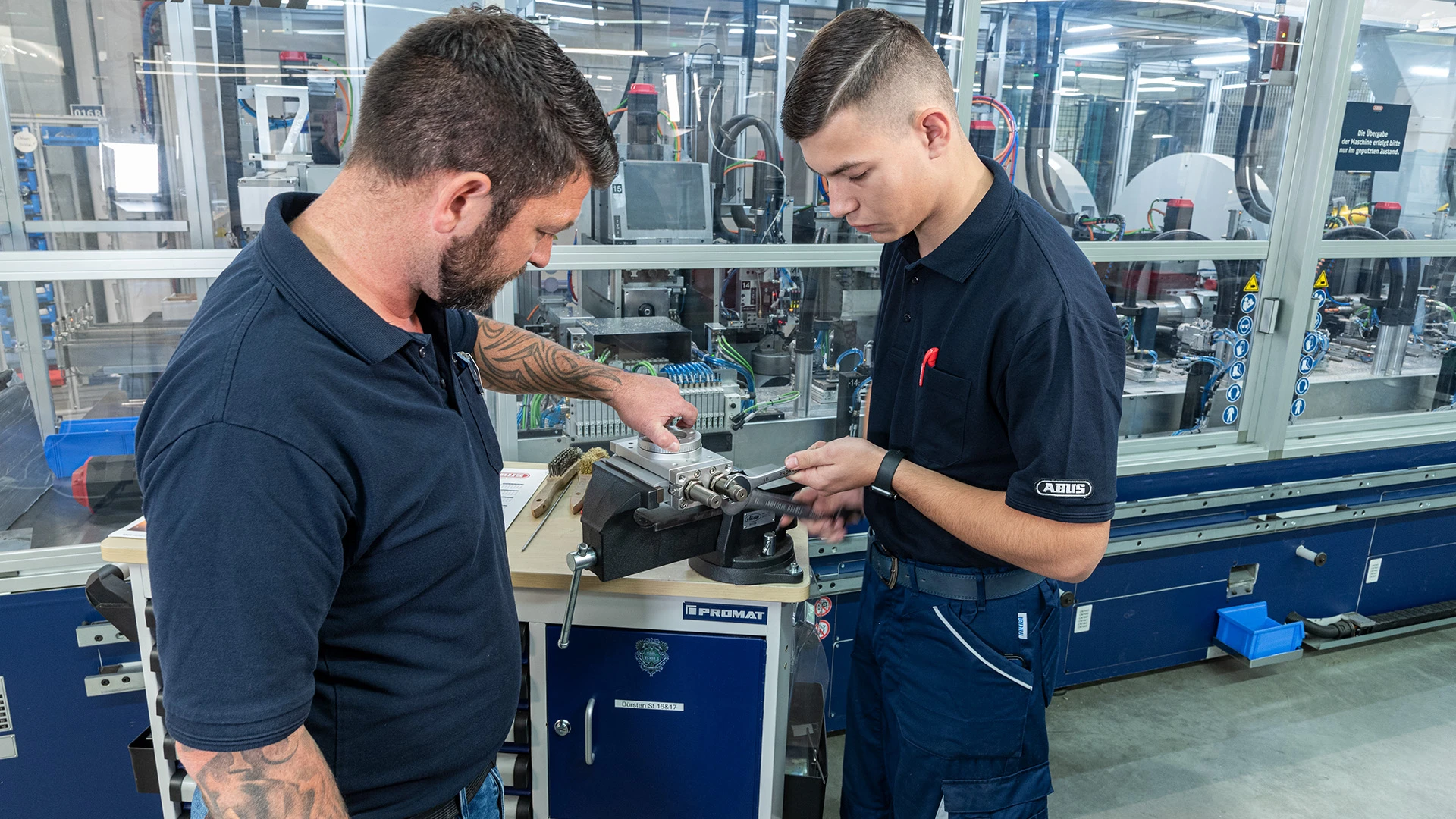 Mechatroniker bei ABUS © ABUS