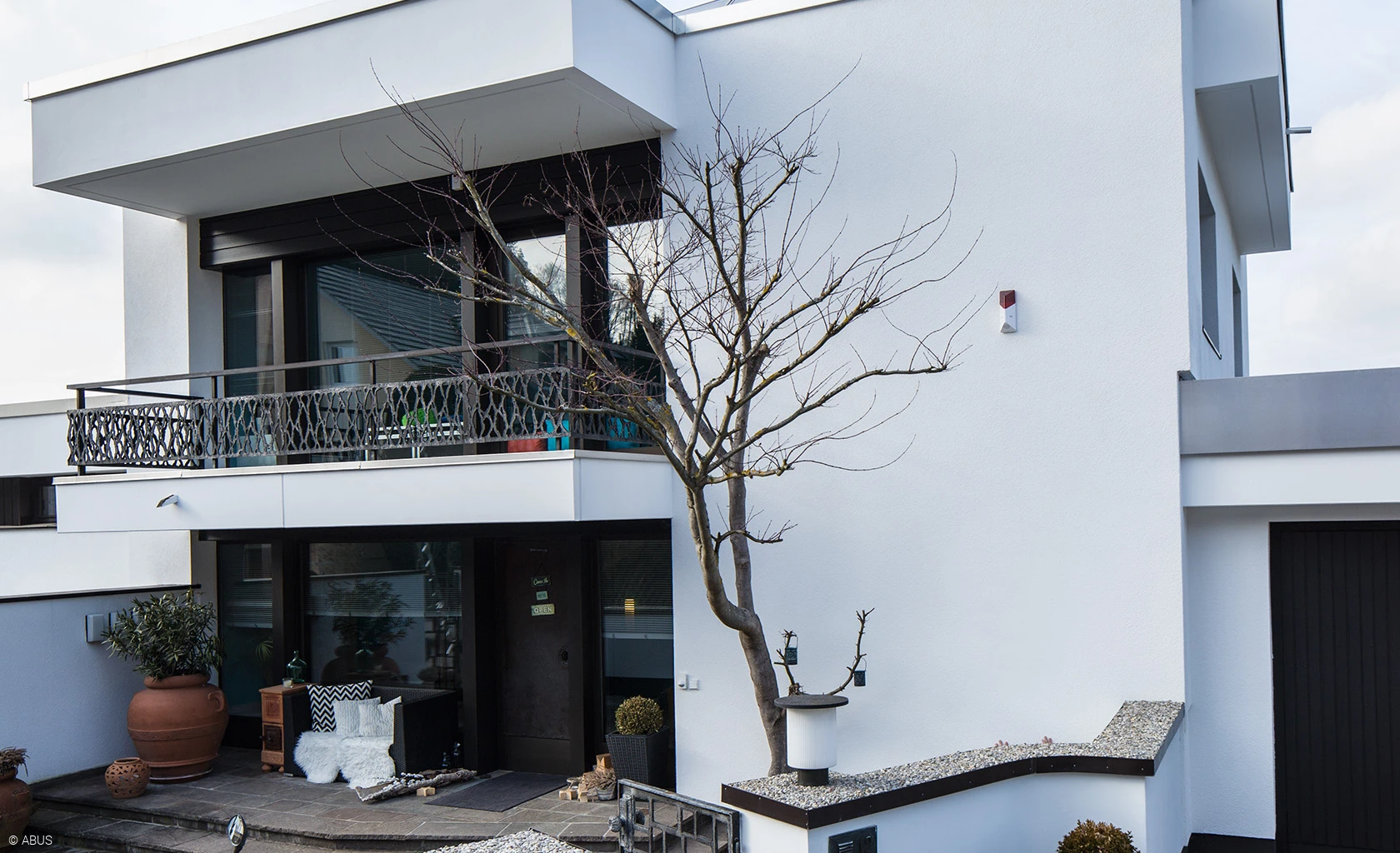 Sounders loudly signal the alarm and alert those present and the neighbours © ABUS