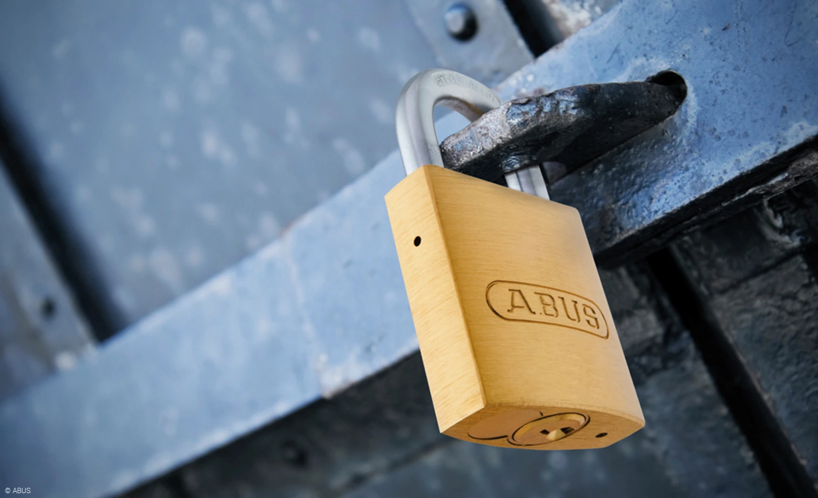 Robust, universal and reliable - our brass padlocks © ABUS