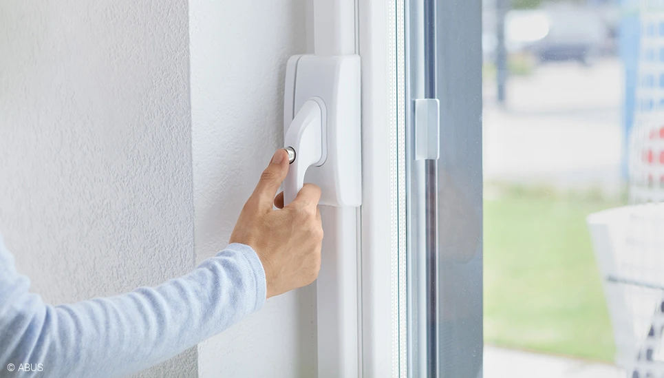 With our FOS650 bar lock, your windows are effectively secured © ABUS