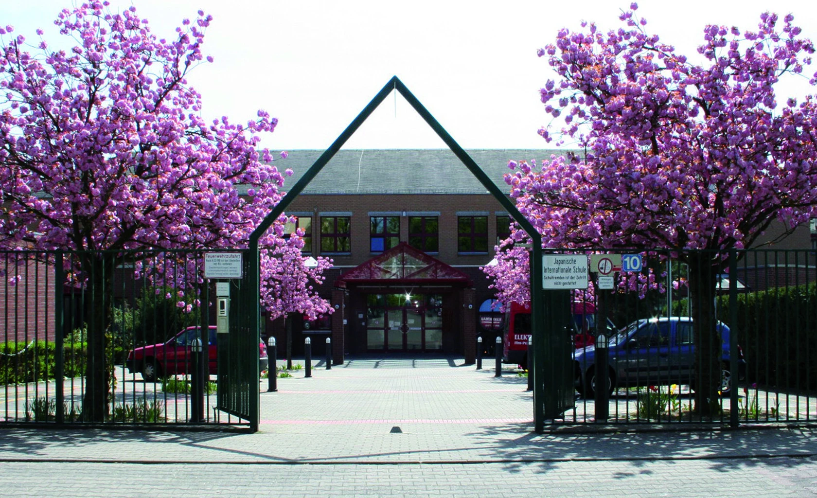 Japanese International School – Header Image Heroslider © ABUS