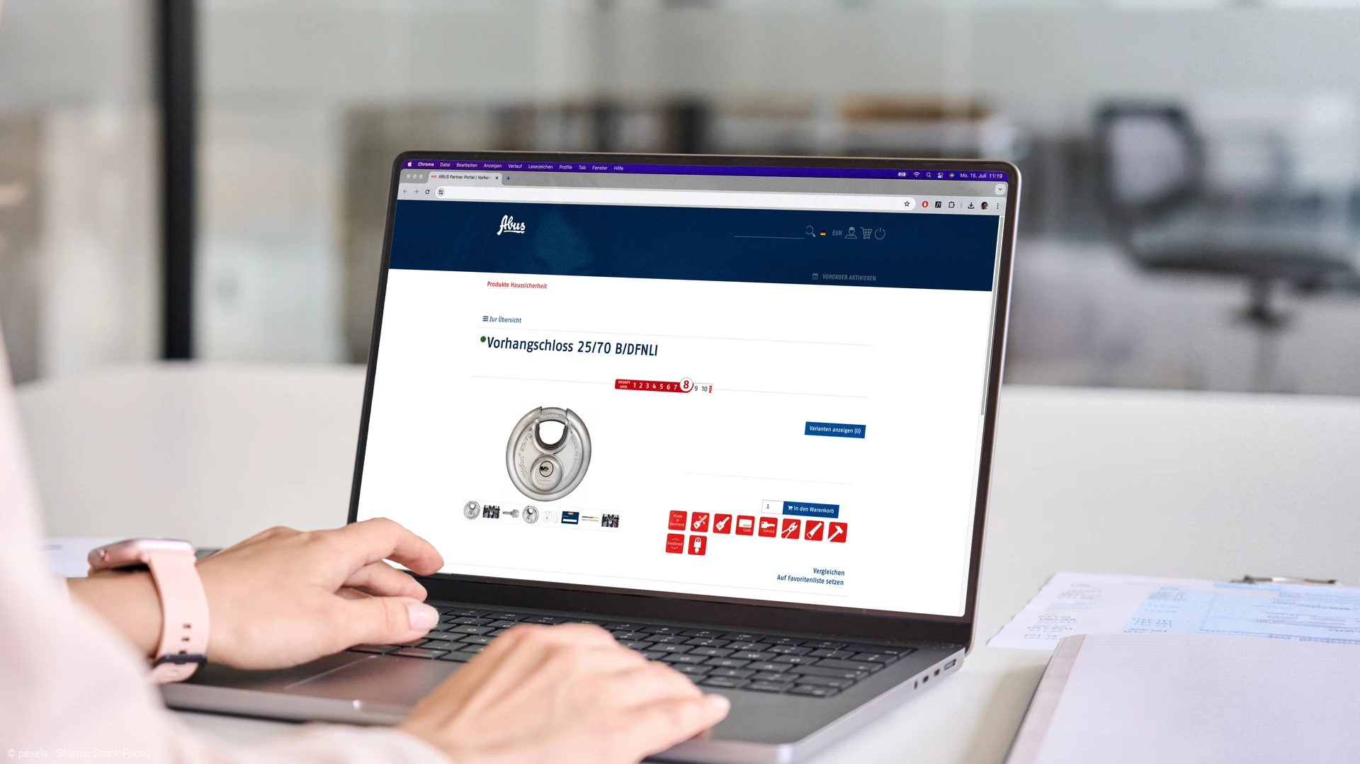Logins zu den Partner Portalen © pexels - Startup Stock Photo