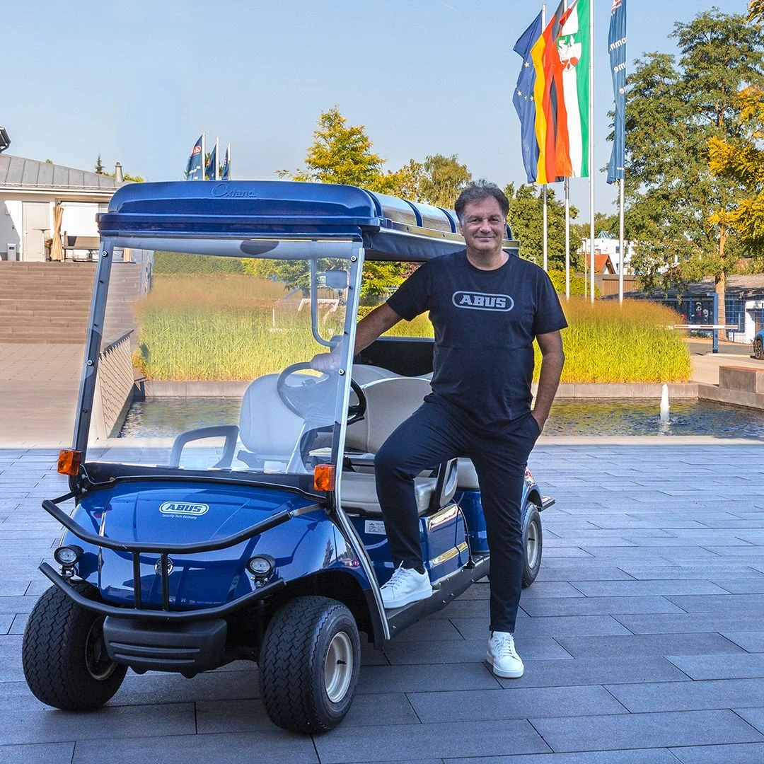 "Als Familienunternehmen mit 100-jähriger Firmengeschichte sind wir uns dieser gesellschaftlichen Verantwortung bewusst.", sagt Christian Bremicker. | ©ABUS