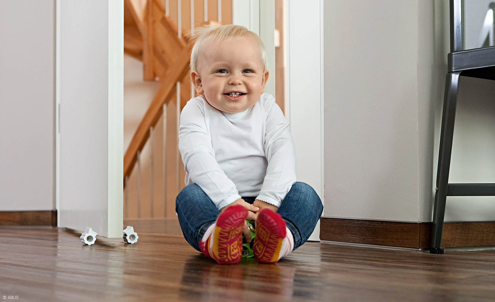 No trapped fingers - thanks to the LEIF doorstop © ABUS