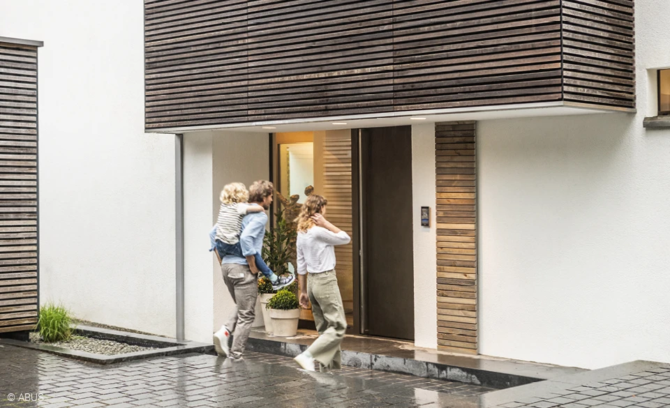 See who's at the door. With our video door intercom systems. © ABUS