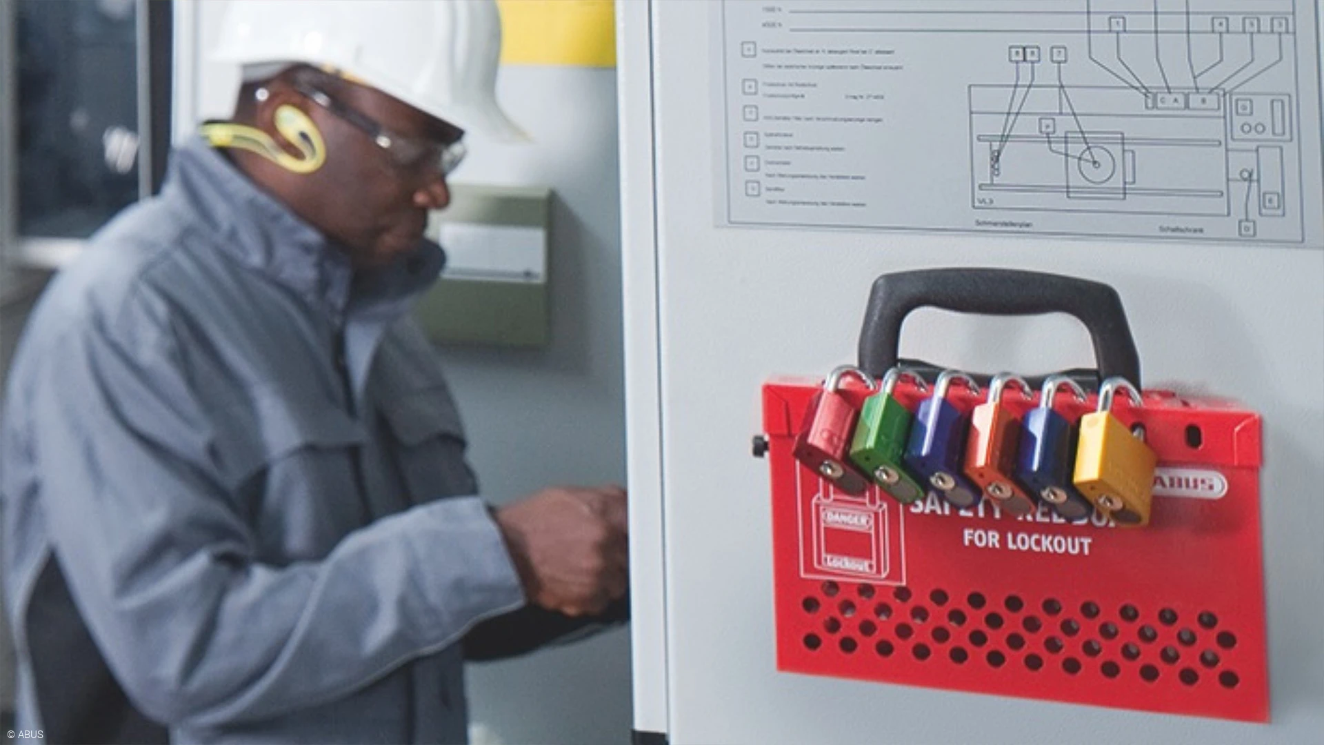 See more, detect more with the right technology © ABUS
