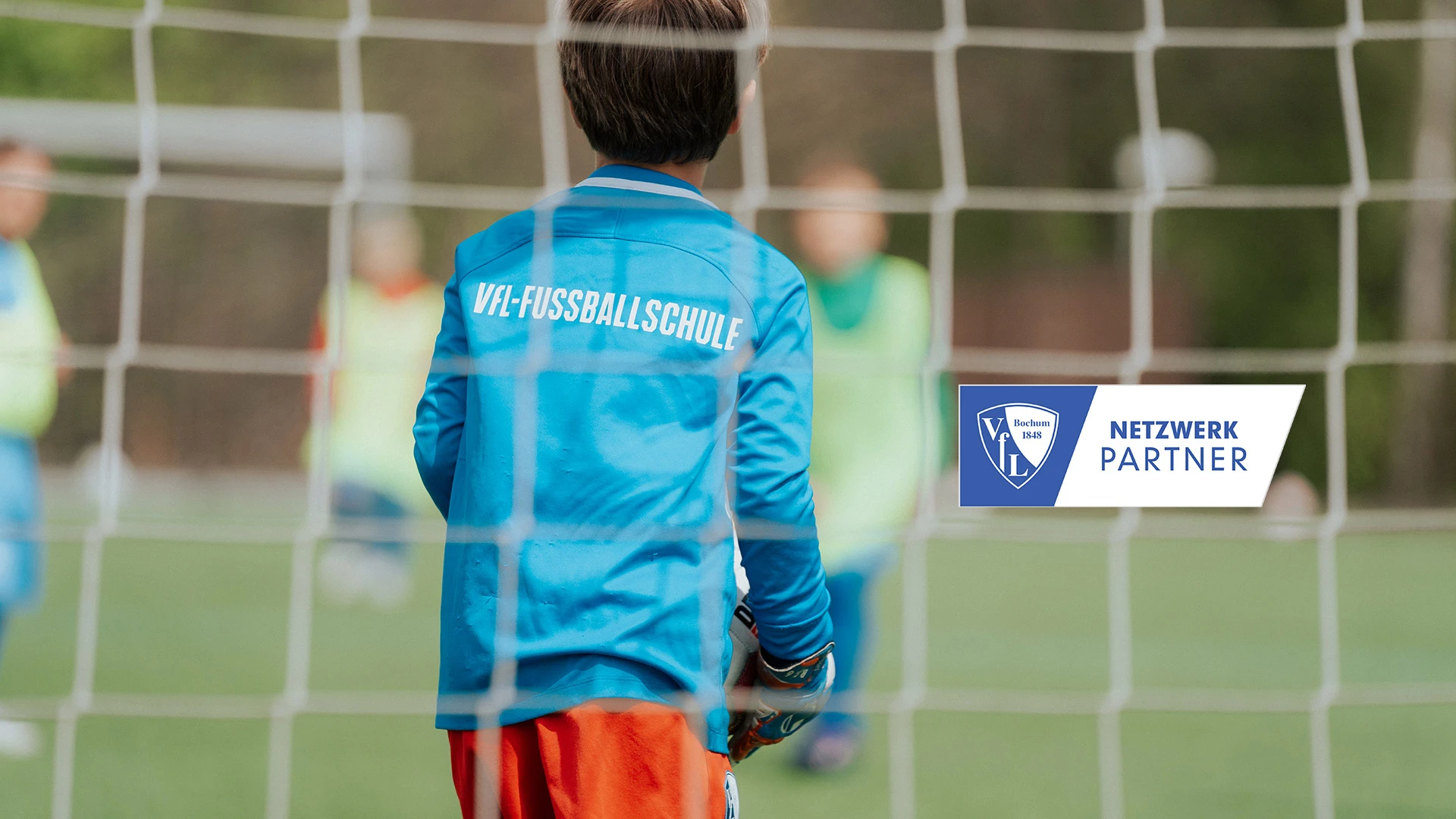 Ein Junge trainiert als Torwart in der Fußballschule des VfL Bochum. ©Dustin Bialas