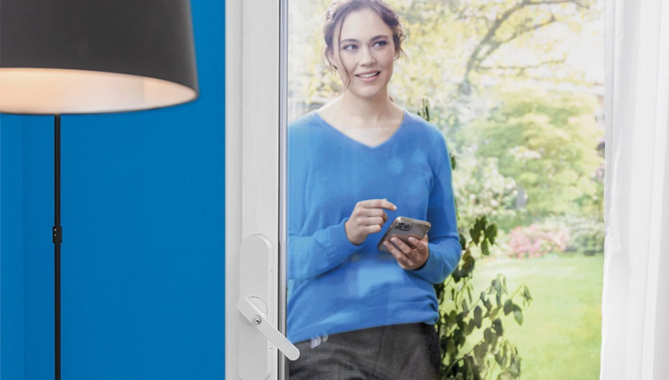 Simply swipe and the patio door opens © ABUS