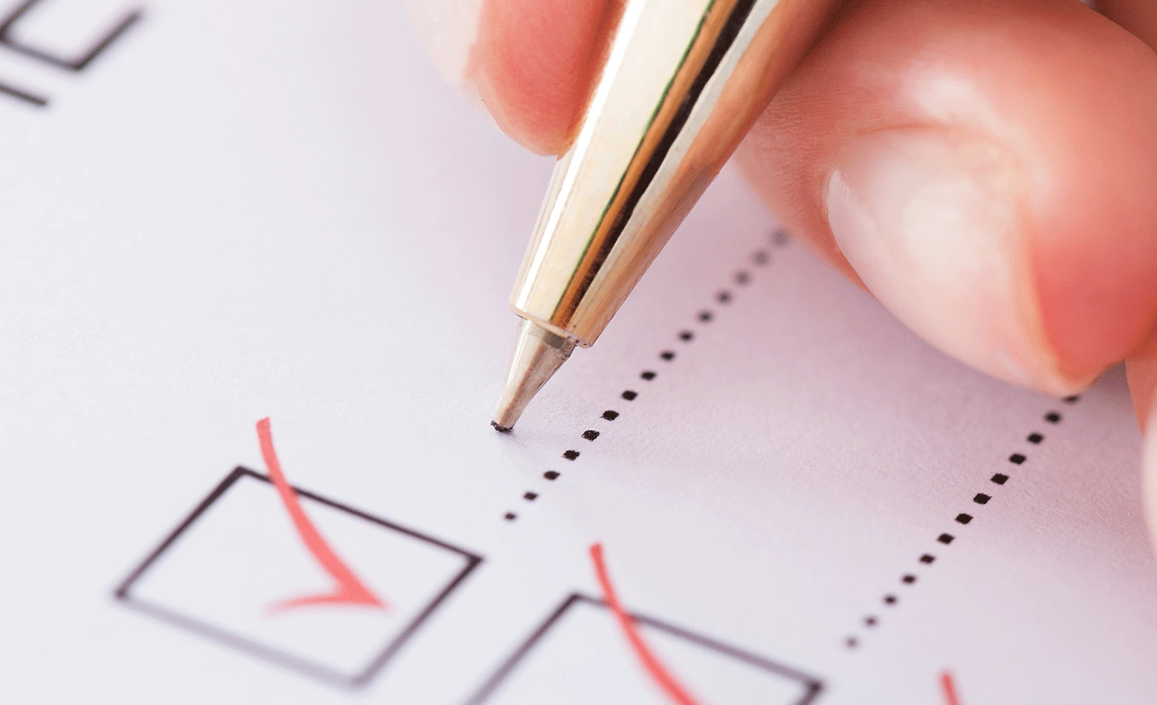 Checklists ©Shutterstock - Andrey Popov