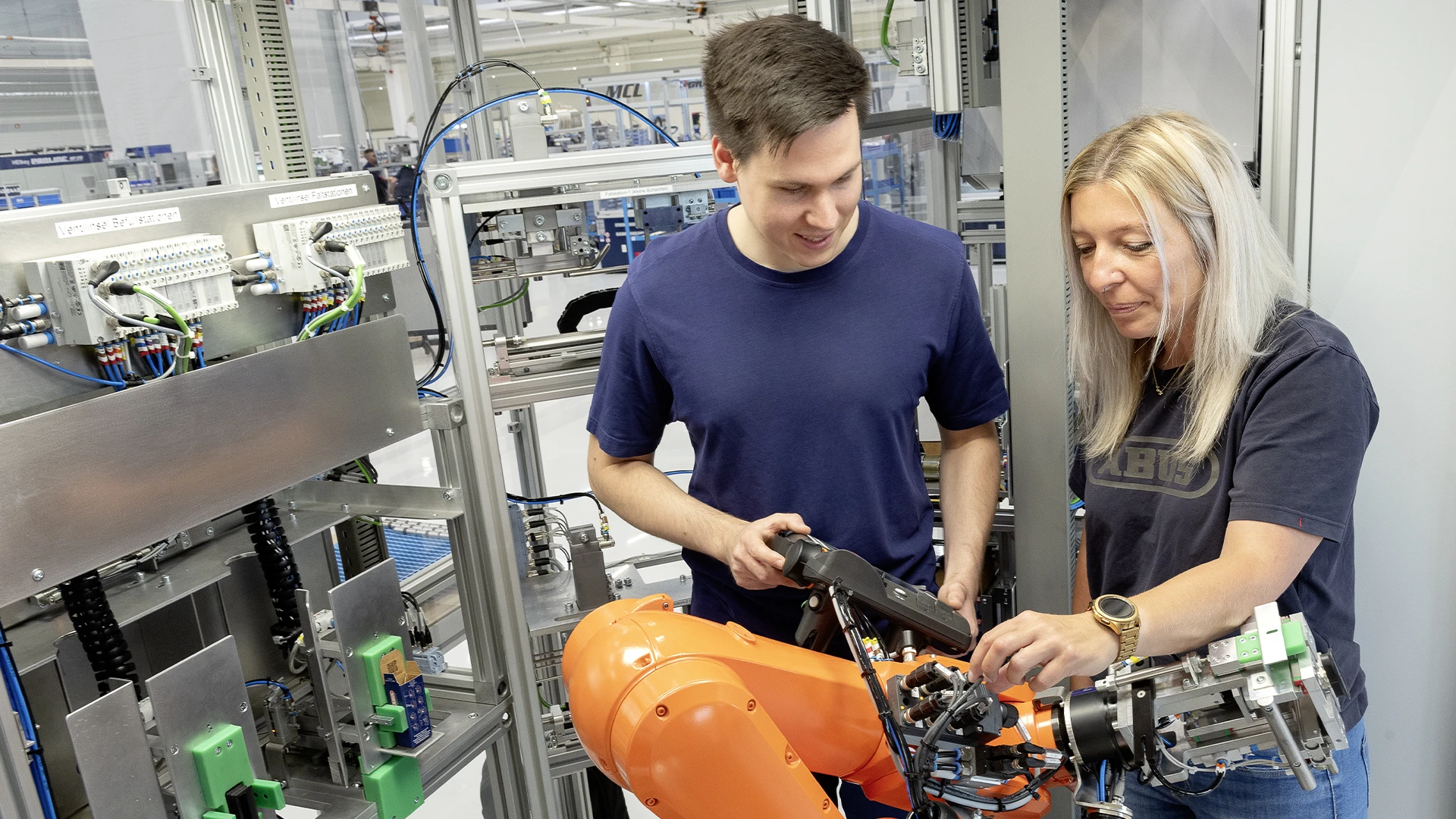 Studium Digital Engineering bei ABUS Pfaffenhain © ABUS