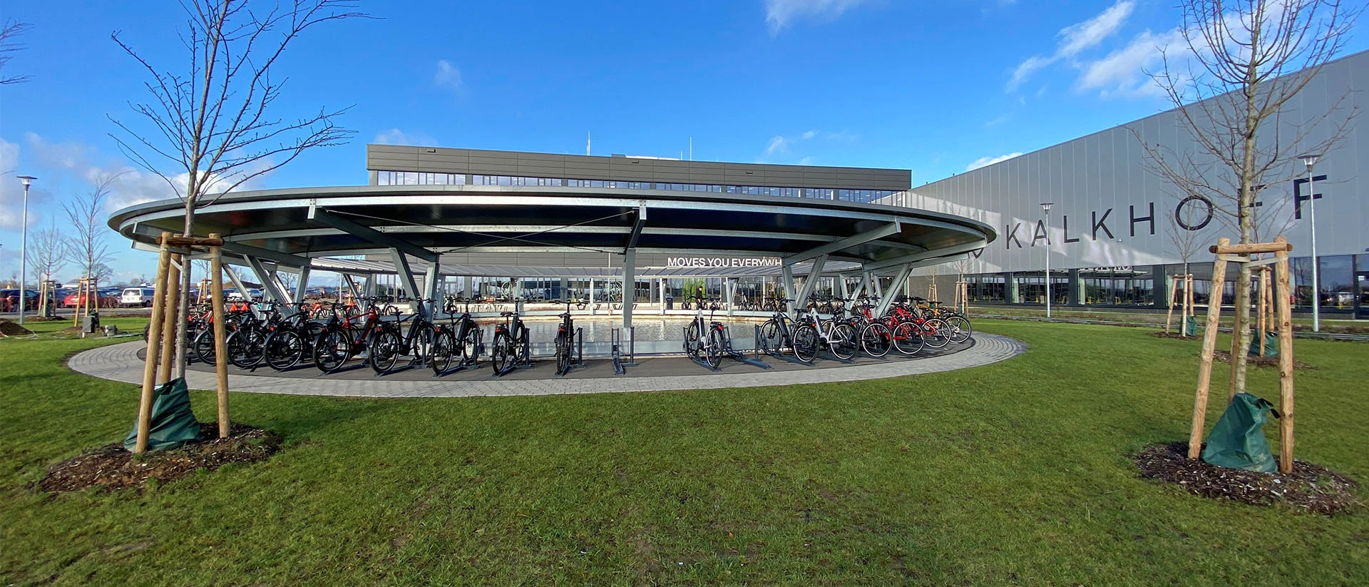 Auf insgesamt 50.000 Quadratmetern sichert ABUS als OEM Partner die Bikes von Kalkhoff ab. © ABUS