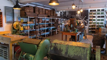 Im Unternehmensarchiv von ABUS sind u. a. zahlreiche Maschinen und Werkzeuge aus vergangenen Tagen ausgestellt, die früher in den Produktionshallen von ABUS zum Einsatz kamen.© ABUS
