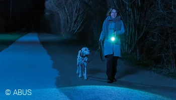 Unsere leichten SecLight LED-Taschenlampen aus Aluminium bringen Licht ins Dunkel © ABUS