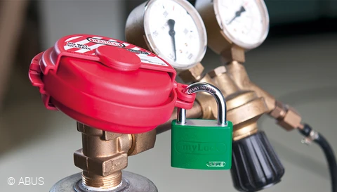 Safety locks signalise: "This area of the machine is locked against access." © ABUS