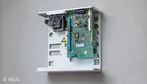 Warnings for customers and distributors for clean installation © ABUS