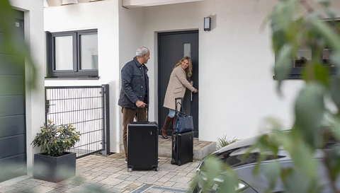 Mit gutem Gefühl verreisen: Das Eigenheim mit ABUS absichern © ABUS