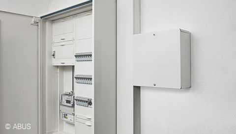 Discover the different versions of the Terxon alarm panel © ABUS