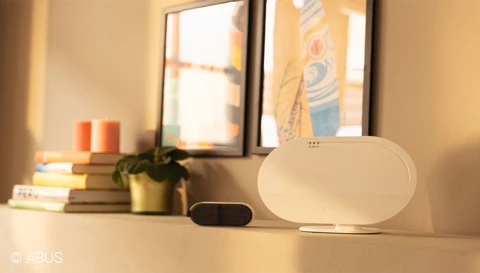 The Smartvest alarm panel is the heart of the Smartvest wireless system © ABUS
