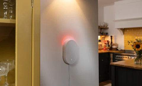 Panneau de contrôle Smartvest Pro sur le mur en fonctionnement.