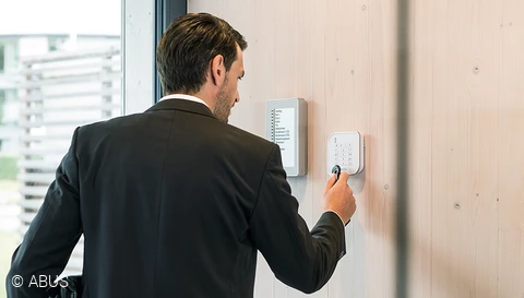 With the wide range of operating options, you can use the Secvest in the way that suits you best © ABUS