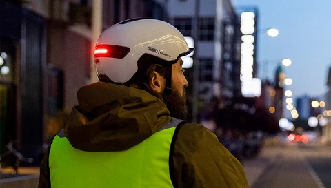 Sicher durch die dunkle Jahreszeit - Be visible © ABUS