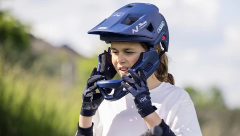 YouDrop FF - aftalige chin guard  © ABUS