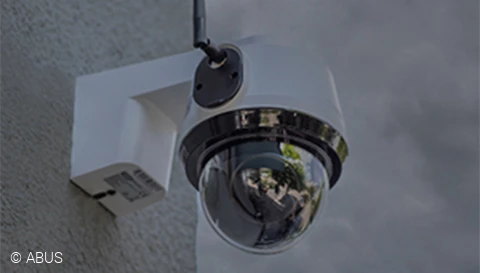 Die Schwenk-Neige-Kamera im Einsatz © ABUS