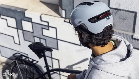 HUD-Y Urban helmet © ABUS