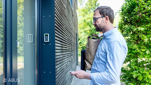 HomeTec Pro: In jeder Terrassentür steckt eine echte Tür © ABUS