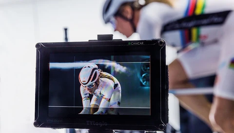 Sviluppo di ABUS GameChanger con Hanka Kupfernagel nella galleria del vento in Belgio / © ABUS