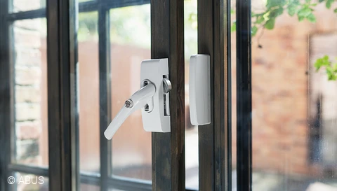Sichern Sie Ihre Fenster und schützen Sie Ihr Unternehmen © ABUS