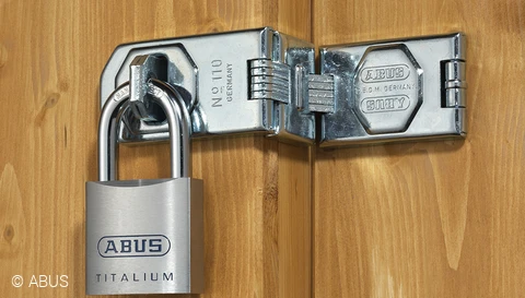 Bonne équipe - cadenas et moraillon © ABUS