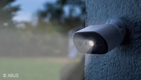Auch im Dunkeln alles im Blick – mit der ABUS Akku Cam