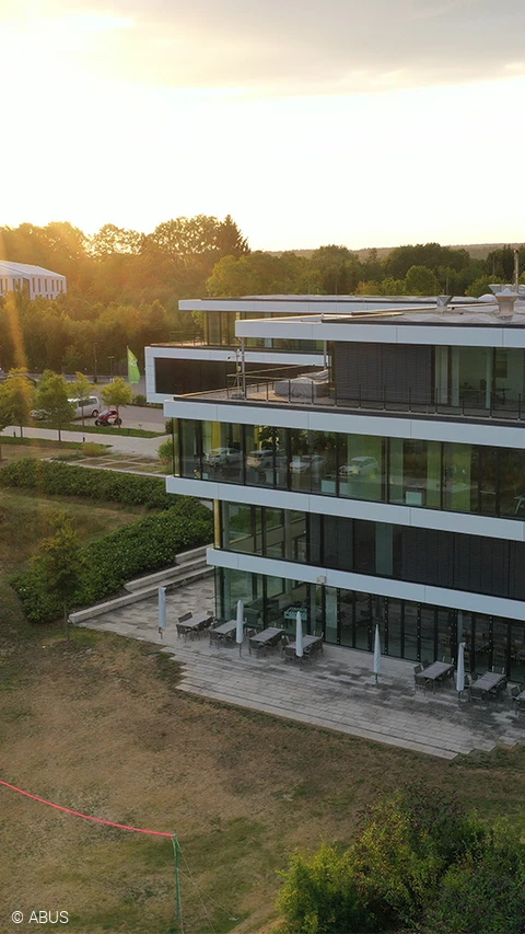 Mit dem wAppLoxx Pro Plus können Sie bequem digital Zutritt verwalten © ABUS