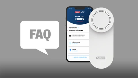 Smart door lock drive LOXERIS One in white with ABUS One app with FAQ bubble next to it © ABUS