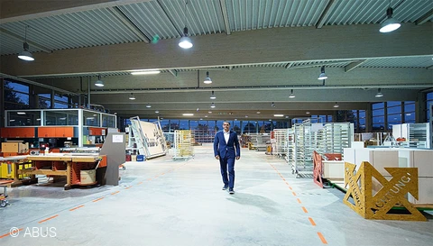 Protégez votre propriété commerciale avec le Secoris - vous trouverez les accessoires correspondants ici.